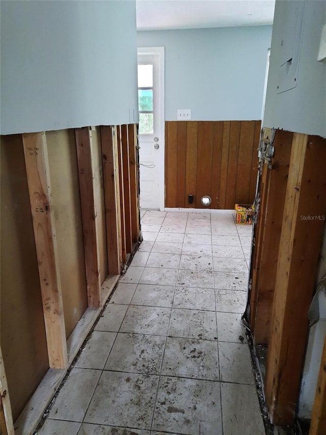 7240 Donna Dr, New Port Richey, FL 34652 - view of corridor