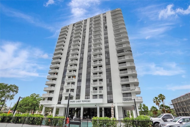 view of apartment building / complex