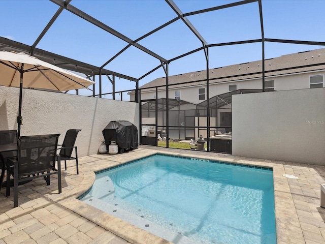 1632 Tropical Palms Cir, Kissimmee, FL 34747 - swimming pool with a patio, area for grilling, and a lanai