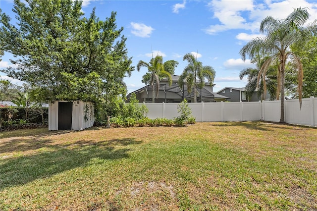 913 Moss Ln, Winter Park, FL 32789 - fenced backyard with a storage shed