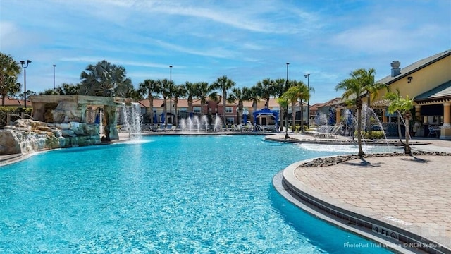 8941 Bismarck Palm Rd, Kissimmee, FL 34747 - view of community pool