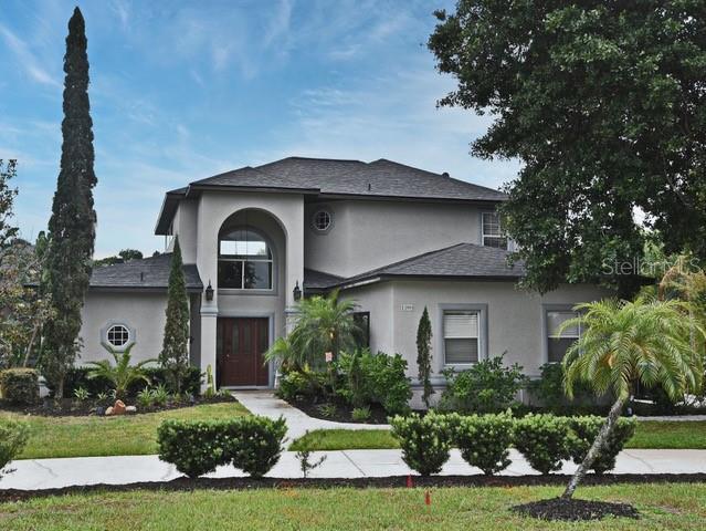 view of front of property featuring stucco siding