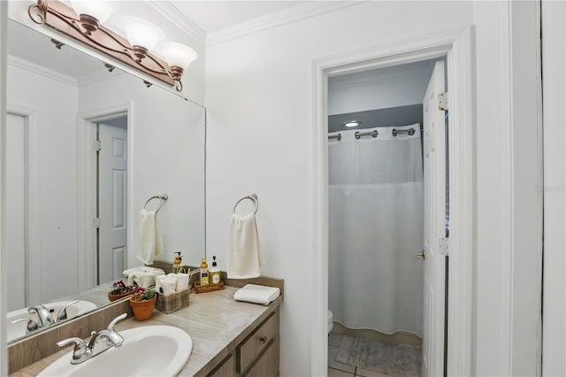 628 Riverpark Cir, Longwood, FL 32779 - bathroom with ornamental molding, vanity, a shower with curtain, and toilet