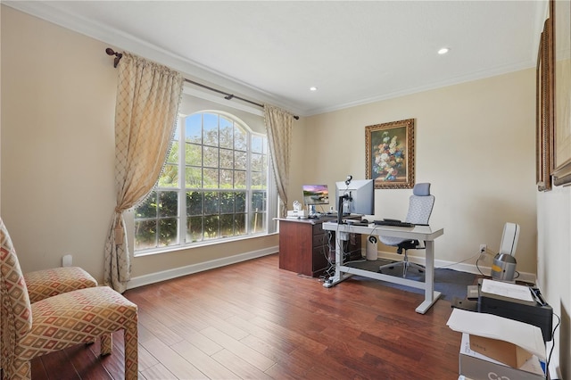 office featuring crown molding, dark wood-style floors, baseboards, and recessed lighting