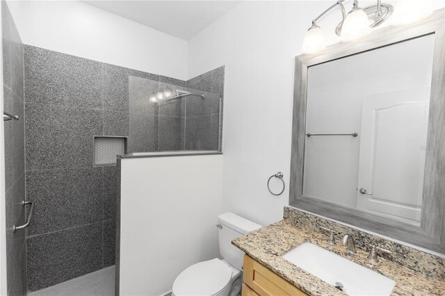 6728 Duncaster St, Windermere, FL 34786 - full bath featuring vanity, toilet, and walk in shower
