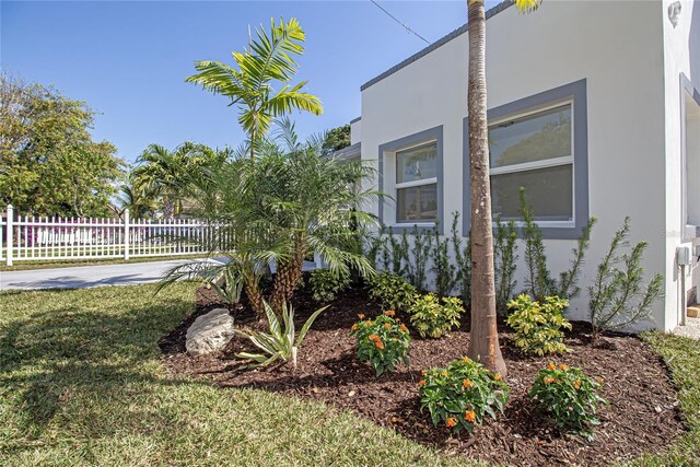 4324 Garden Ave, West Palm Beach, FL 33405 - view of side of property with stucco siding