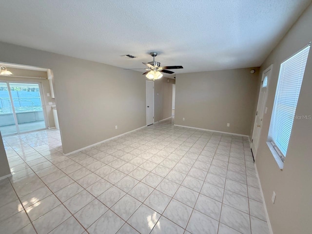 196 Larkspur Ct, Kissimmee, FL 34743 - photo 4