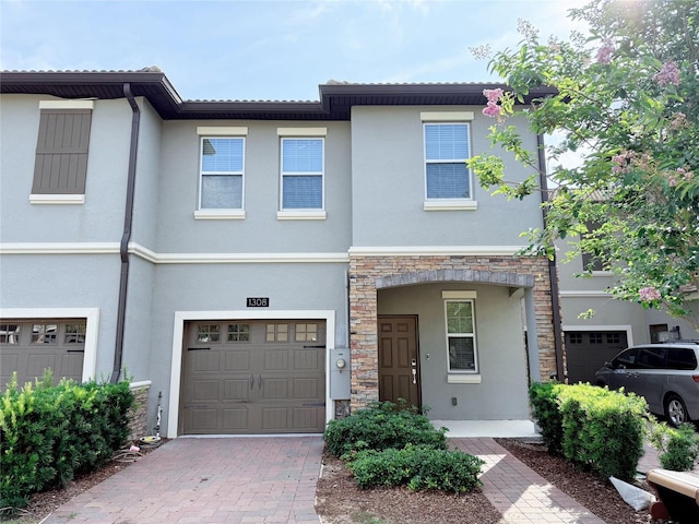 1308 Shinnecock Hills Dr, Davenport, FL 33896 - photo 1