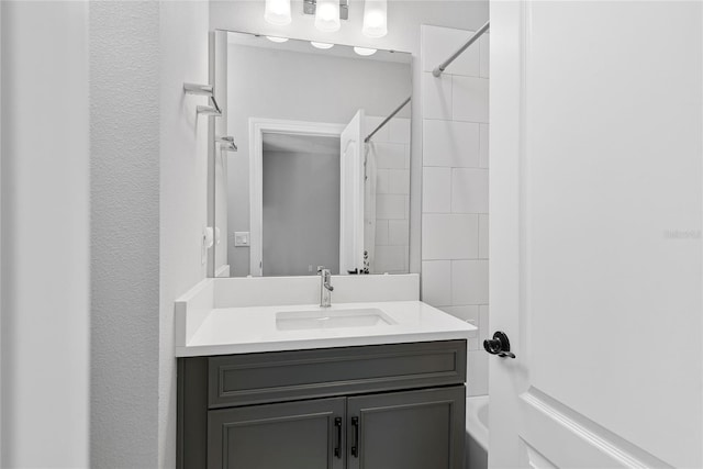 117 E Concord St Unit 7, Orlando, FL 32801 - full bath with shower / tub combo and vanity