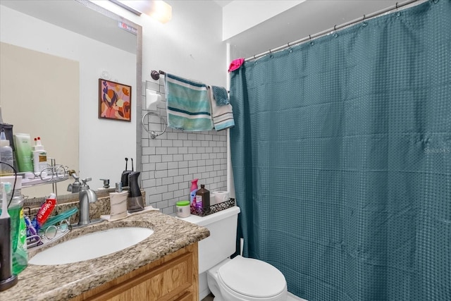 4160 Pershing Pointe Pl Unit 4, Orlando, FL 32822 - full bath featuring toilet, vanity, and a shower with curtain
