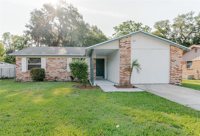 635 San Lanta Cir, Sanford, FL 32771 - view of front facade featuring brick siding