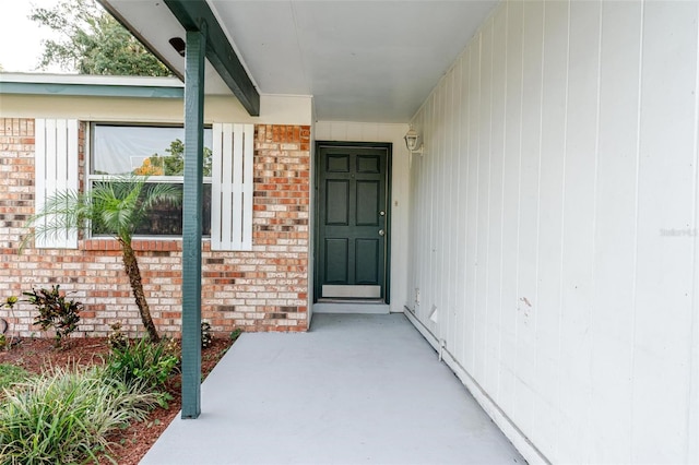 635 San Lanta Cir, Sanford, FL 32771 - property entrance with brick siding