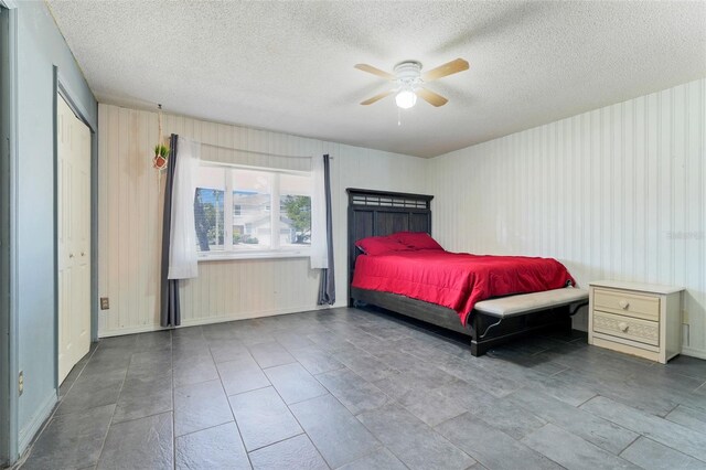 106 8th St, Lake Hamilton, FL 33851 - bedroom featuring a textured ceiling and ceiling fan