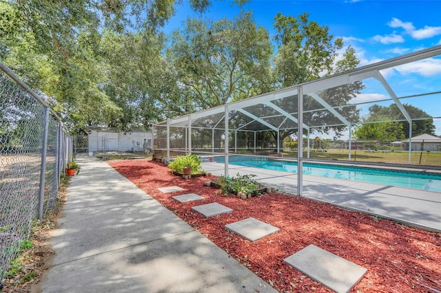 106 8th St, Lake Hamilton, FL 33851 - view of pool with fence and glass enclosure