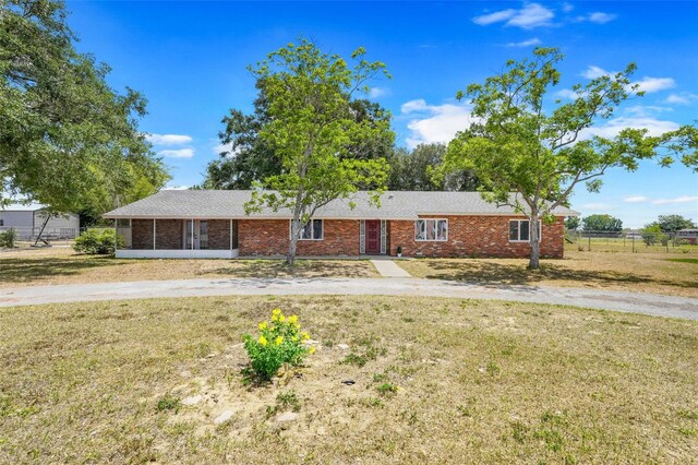 106 8th St, Lake Hamilton, FL 33851 - ranch-style home featuring brick siding