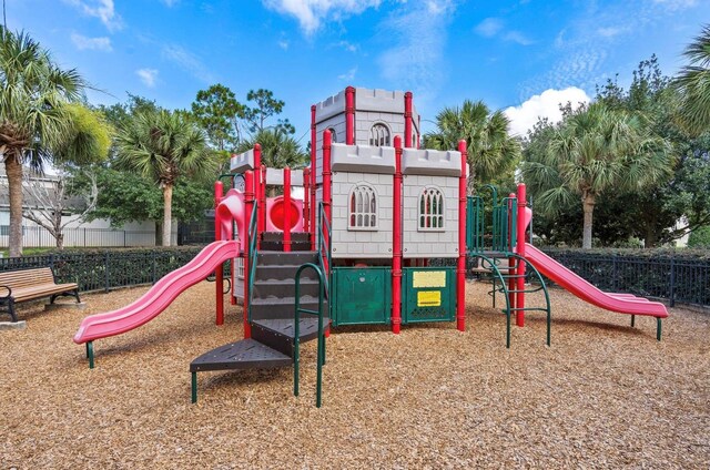 2778 Almaton Loop Unit 302, Kissimmee, FL 34747 - communal playground with fence