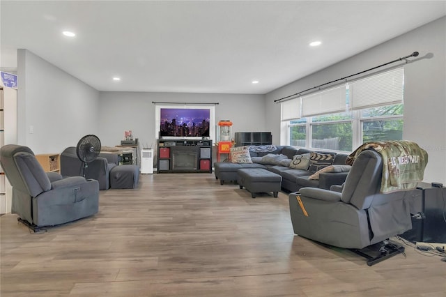 300 Hickory Ct, Apopka, FL 32712 - living area with light wood-style flooring and recessed lighting