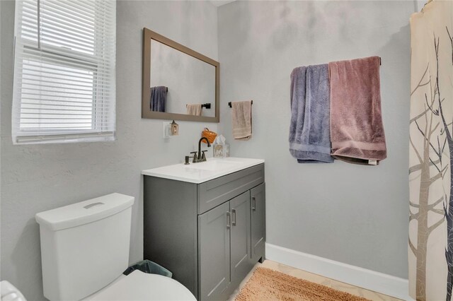 300 Hickory Ct, Apopka, FL 32712 - full bath featuring toilet and vanity