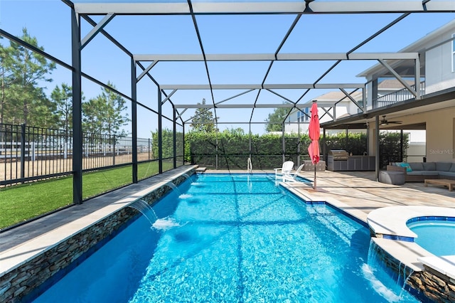 15420 Southern Martin St, Winter Garden, FL 34787 - view of swimming pool with a patio area, an outdoor living space, a ceiling fan, a pool with connected hot tub, and a lanai