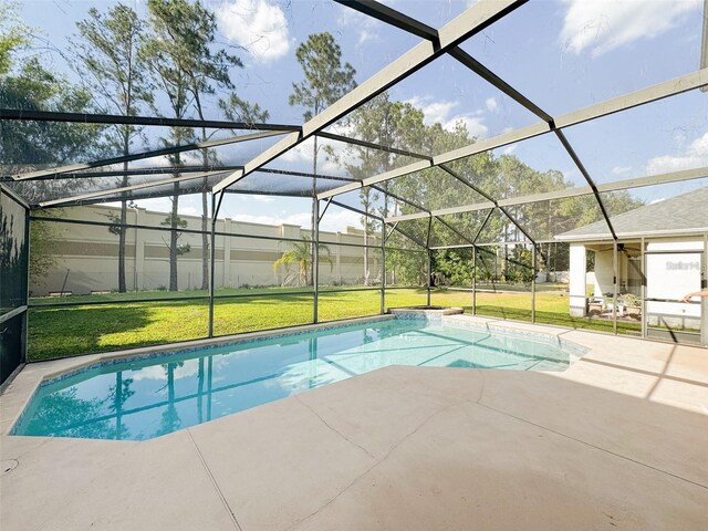 5007 Bellthorn Dr, Orlando, FL 32837 - swimming pool with a patio area, a lawn, and glass enclosure
