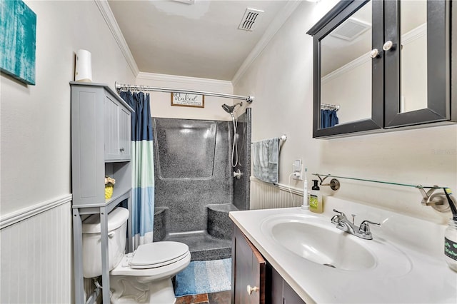 701 Saint Michael Ln, Altamonte Springs, FL 32714 - full bathroom with crown molding, a shower with curtain, vanity, toilet, and wainscoting