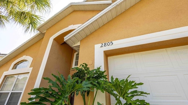 2805 Lido Key Ct, Kissimmee, FL 34747 - property entrance featuring stucco siding