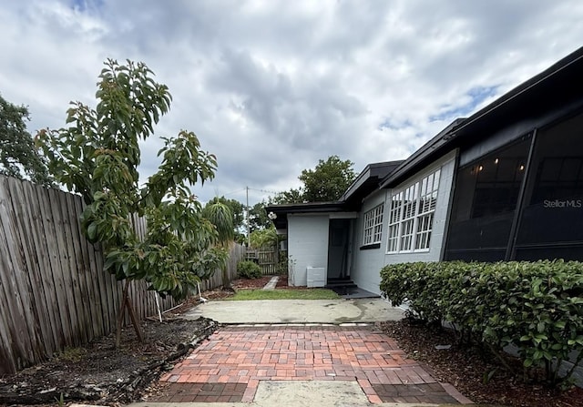 6615 Beamer Way, Orlando, FL 32807 - view of patio / terrace