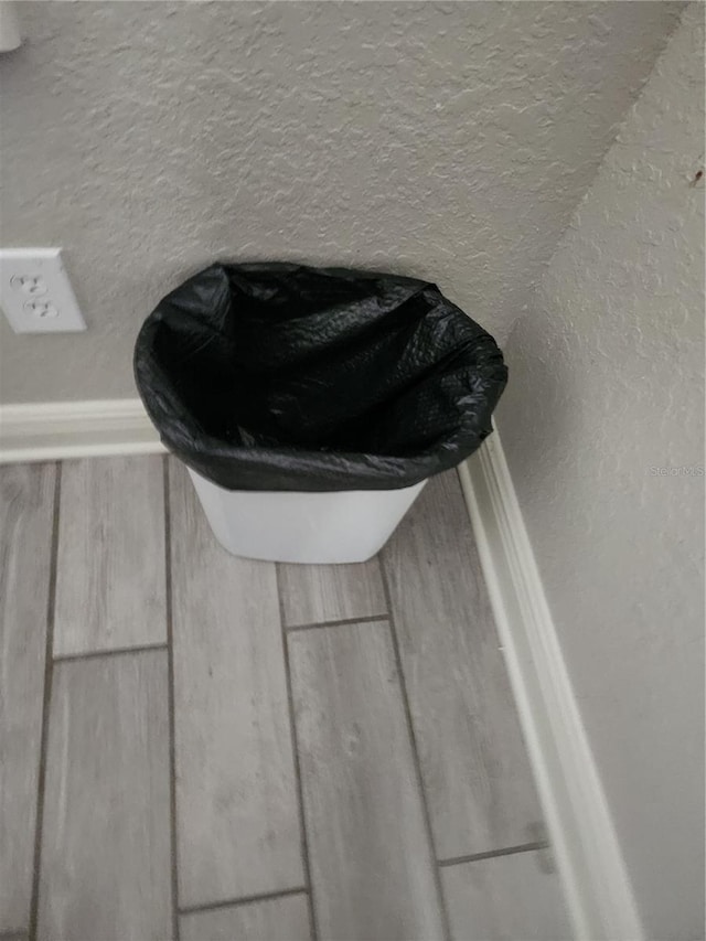 3500 Calabria Ave, Davenport, FL 33897 - detailed view of a textured wall