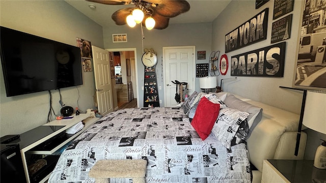 bedroom with a ceiling fan