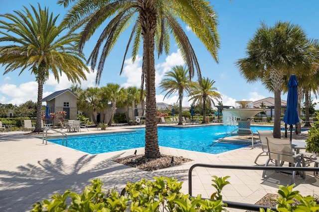 2532 Avolet Ct, Lakewood Ranch, FL 34211 - community pool featuring a patio