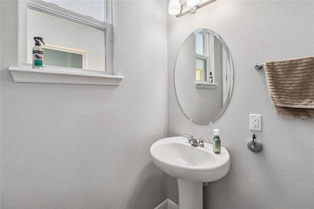 8160 Iron Mountain Trl, Windermere, FL 34786 - bathroom featuring a sink