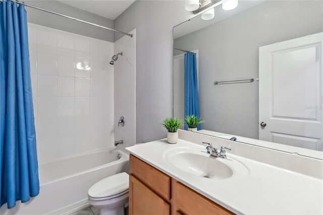 8160 Iron Mountain Trl, Windermere, FL 34786 - full bath with toilet, shower / tub combo with curtain, and vanity