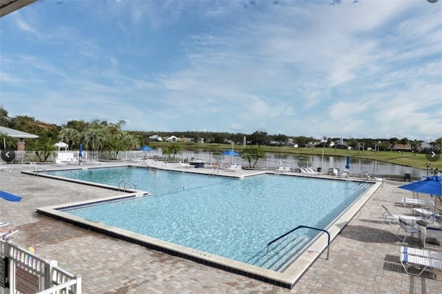 3621 Atrium Dr Unit U-4, Orlando, FL 32822 - community pool with a patio