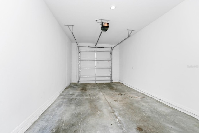 809 Benoi Dr, Davenport, FL 33896 - garage featuring a garage door opener