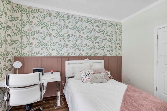 8430 Woburn Ct, Windermere, FL 34786 - bedroom with wallpapered walls, a wainscoted wall, crown molding, and wood finished floors