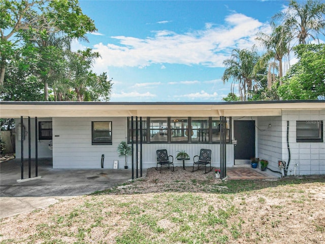3788 N Econlockhatchee Trl, Orlando, FL 32817 - view of front of home featuring an attached carport