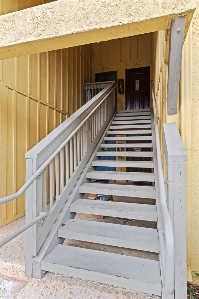 758 E Michigan St Unit 208, Orlando, FL 32806 - view of stairway