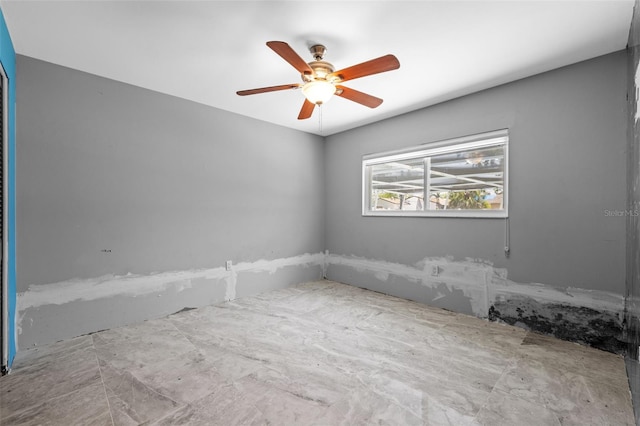 2302 16th St W, Palmetto, FL 34221 - unfurnished room with ceiling fan