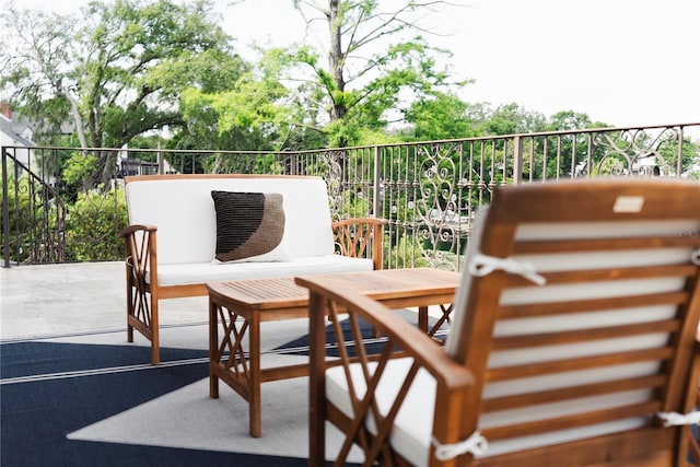 1010 Terrace Blvd, Orlando, FL 32803 - balcony featuring a patio