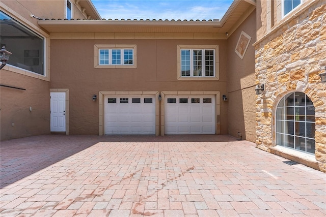 1010 Terrace Blvd, Orlando, FL 32803 - garage with decorative driveway