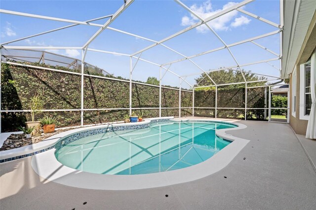 10030 Chatham Oaks Ct, Orlando, FL 32836 - swimming pool with a patio