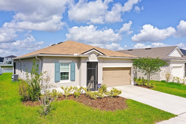 200 Summershore Dr, Auburndale, FL 33823 - ranch-style home featuring stucco siding, driveway, an attached garage, and a front yard