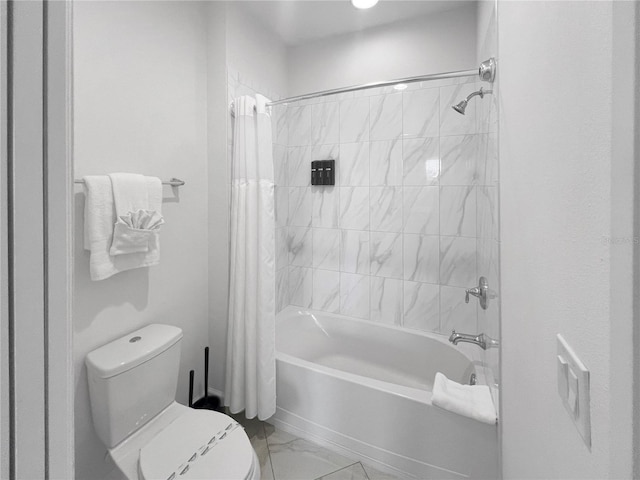 454 Captiva Dr, Davenport, FL 33896 - bathroom with shower / bath combination with curtain, toilet, and marble finish flooring