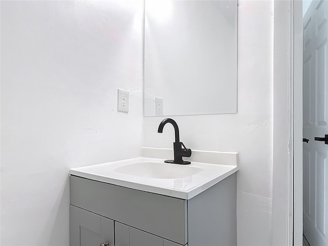 1113 Leeward Dr, Deltona, FL 32738 - bathroom with vanity