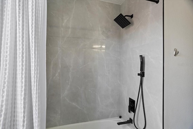 166 Minniehaha Cir, Haines City, FL 33844 - bathroom with shower / bath combination with curtain