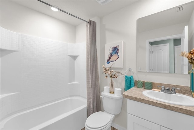 1555 Dawnview Way, Kissimmee, FL 34744 - full bath featuring toilet, shower / bath combination with curtain, and vanity