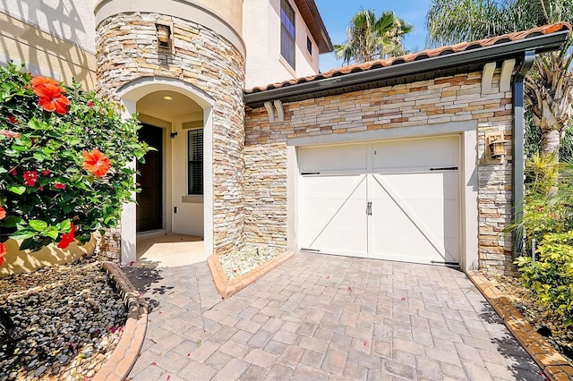 3844 Bowfin Trl, Kissimmee, FL 34746 - view of garage