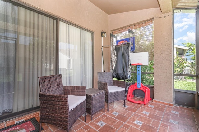 109 Lakepointe Cir, Kissimmee, FL 34743 - sunroom with plenty of natural light