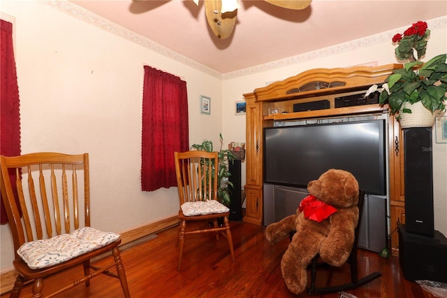 330 Phoenix Ave, Daytona Beach, FL 32118 - living area with wood finished floors and ceiling fan