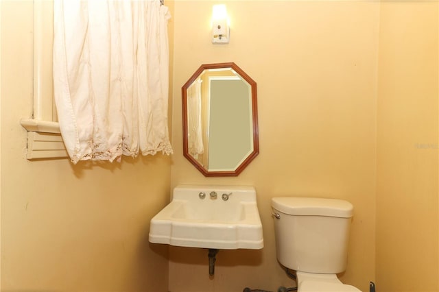 330 Phoenix Ave, Daytona Beach, FL 32118 - half bathroom with toilet